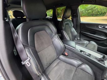 VOLVO XC60 2.0 XC60 R-Design D5 PowerPulse AWD Auto 4WD 5dr