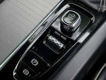 VOLVO XC60 2.0 XC60 R-Design D5 PowerPulse AWD Auto 4WD 5dr