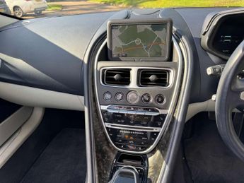 ASTON MARTIN DB11 4.0 DB11 V8 Volante Auto 2dr