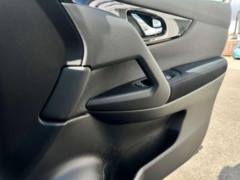 NISSAN QASHQAI 1.3 Qashqai N-Connecta DiG-T Semi-Auto 5dr