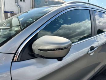 NISSAN QASHQAI 1.3 Qashqai N-Connecta DiG-T Semi-Auto 5dr