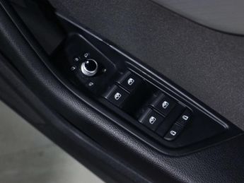 AUDI A4 2.0 A4 Technik 35 TFSI MHEV Semi-Auto 4dr