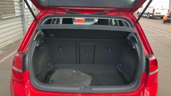VOLKSWAGEN GOLF 2.0 Golf SE BlueMotion Technology TDI Semi-Auto 5dr