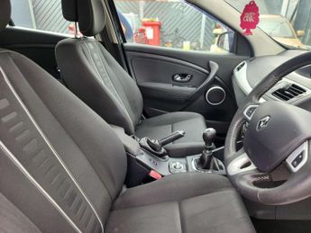RENAULT MEGANE 1.6 Megane Dynamique TomTom VVT 5dr
