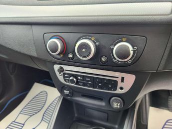 RENAULT MEGANE 1.6 Megane Dynamique TomTom VVT 5dr