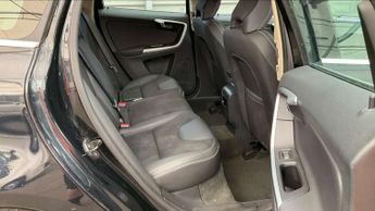 VOLVO XC60 2.4 XC60 D5 SE AWD Auto 4WD 5dr