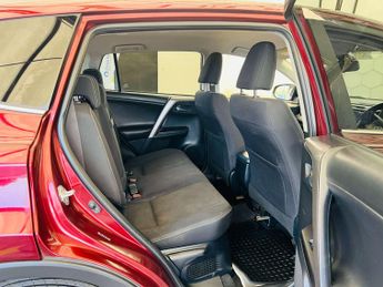 TOYOTA RAV4 2.5 RAV4 Business Edition+ HEV 4x2 CVT 5dr