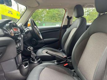 MINI HATCH 1.5 Cooper Auto 5dr