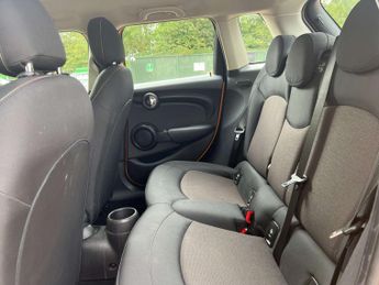 MINI HATCH 1.5 Cooper Auto 5dr