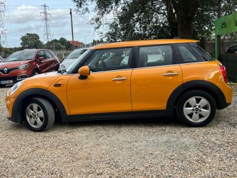 MINI HATCH 1.5 Cooper Auto 5dr