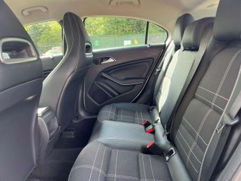 MERCEDES-BENZ A-CLASS 1.8 A180 BlueEfficiency Sport CDi Auto 5dr