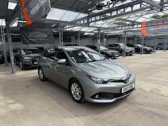 TOYOTA AURIS 1.8 Auris Business Edition TSS Hybrid VVT-i CVT 5dr