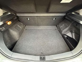 TOYOTA AURIS 1.8 Auris Business Edition TSS Hybrid VVT-i CVT 5dr