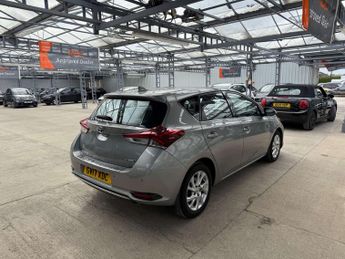 TOYOTA AURIS 1.8 Auris Business Edition TSS Hybrid VVT-i CVT 5dr