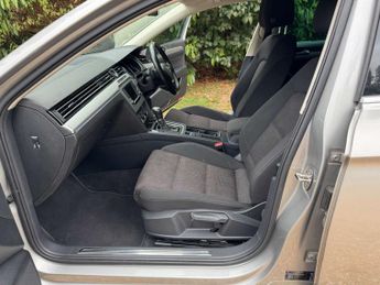 Volkswagen PASSAT 1.6 Passat SE Business TDI BlueMotion Technology Semi-Auto 4dr