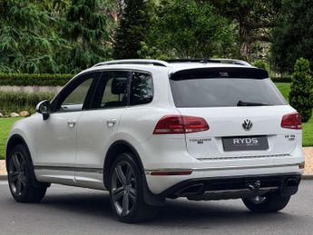 VOLKSWAGEN TOUAREG 3.0 Touareg V6 R-Line+ TDI BlueMotion Technology Auto 4WD 5dr