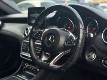 MERCEDES-BENZ GLA 2.1 GLA 220 AMG Line Premium D 4Matic Auto 4WD 5dr