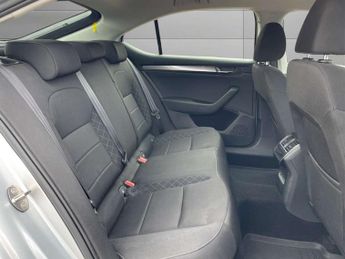 SKODA SUPERB 2.0 TDI S Hatchback 5dr Diesel Manual Euro 6 (s/s) (150 ps)