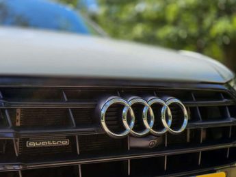 AUDI Q5 2.0 Q5 PHEV Vorsprung 50 TFSI E Quattro Semi-Auto 4WD 5dr