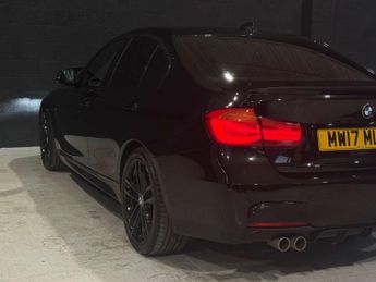 BMW 3 SERIES 3.0 330d M Sport Auto 4dr