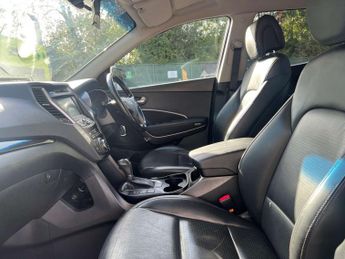 HYUNDAI SANTA FE 2.2 Santa Fe Premium CRDi Auto 4WD 5dr