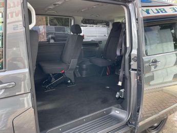 VOLKSWAGEN Transporter Shuttle 2.0 TDI BlueMotion Tech SE COMBI / CAMPER  Double Cab 5dr Diesel