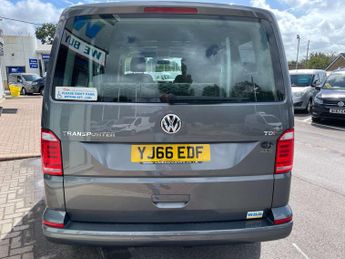 VOLKSWAGEN Transporter Shuttle 2.0 TDI BlueMotion Tech SE COMBI / CAMPER  Double Cab 5dr Diesel