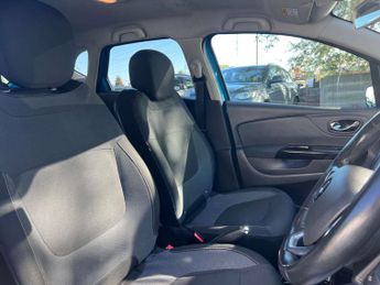 RENAULT CAPTUR 1.5 Captur Dynamique S Nav dCi Auto 5dr