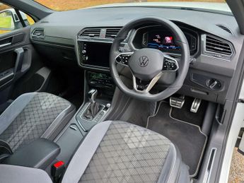 VOLKSWAGEN TIGUAN 1.5 Tiguan R-Line TSi Semi-Auto 5dr
