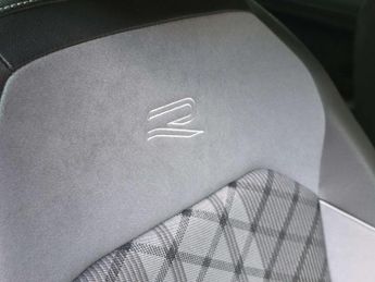 VOLKSWAGEN TIGUAN 1.5 Tiguan R-Line TSi Semi-Auto 5dr