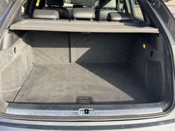 AUDI Q3 2.0 Q3 S Line TDI Quattro Semi-Automatic 4WD 5dr - NATIONAL DELI