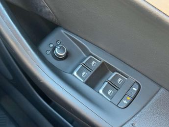 AUDI Q3 2.0 Q3 S Line TDI Quattro Semi-Automatic 4WD 5dr - NATIONAL DELI