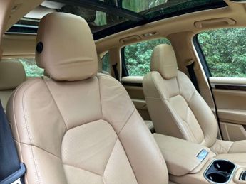 PORSCHE CAYENNE 3.0 Cayenne V6 D Tiptronic 4WD 5dr
