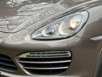PORSCHE CAYENNE 3.0 Cayenne V6 D Tiptronic 4WD 5dr
