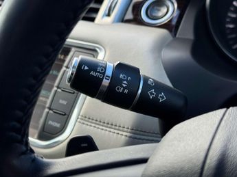 LAND ROVER RANGE ROVER EVOQUE 2.2 Range Rover Evoque Prestige SD4 Automatic 4WD 3dr - NATIONAL