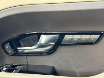 LAND ROVER RANGE ROVER EVOQUE 2.2 Range Rover Evoque Prestige SD4 Automatic 4WD 3dr - NATIONAL