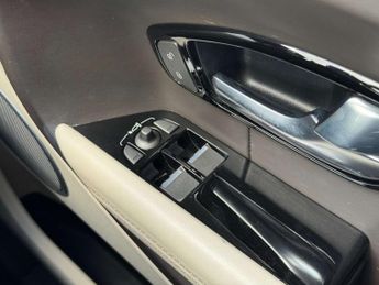 LAND ROVER RANGE ROVER EVOQUE 2.2 Range Rover Evoque Prestige SD4 Automatic 4WD 3dr - NATIONAL