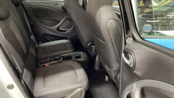 SMART FORFOUR EQ forfour Pulse Premium 5dr