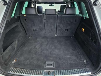 VOLKSWAGEN TOUAREG 3.0 Touareg V6 R-Line TDI BlueMotion Technology Auto 4WD 5dr