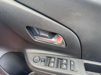 VAUXHALL CORSA Corsa E SE Premium 5dr