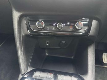 VAUXHALL CORSA Corsa E SE Premium 5dr