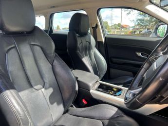 LAND ROVER RANGE ROVER EVOQUE 2.2 Range Rover Evoque Pure SD4 Auto 4WD 5dr