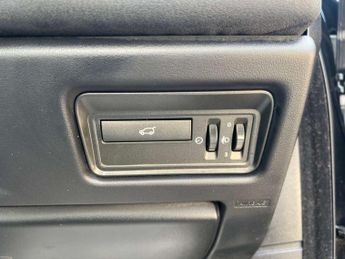 LAND ROVER RANGE ROVER EVOQUE 2.2 Range Rover Evoque Pure SD4 Auto 4WD 5dr