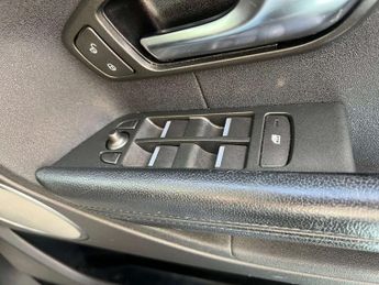 LAND ROVER RANGE ROVER EVOQUE 2.2 Range Rover Evoque Pure SD4 Auto 4WD 5dr