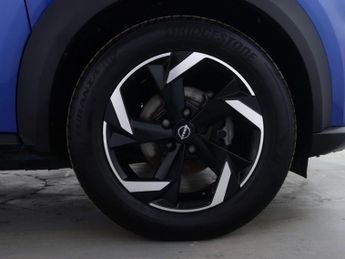 NISSAN JUKE 1.6 Juke N-Connecta HEV CVT 5dr