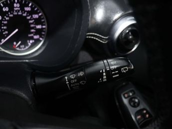 NISSAN JUKE 1.6 Juke N-Connecta HEV CVT 5dr