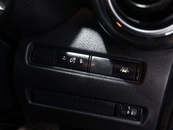 NISSAN JUKE 1.6 Juke N-Connecta HEV CVT 5dr