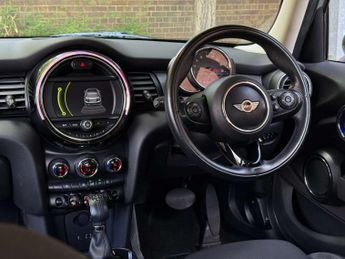 MINI HATCH 1.5 Cooper D Auto 5dr