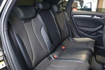 AUDI A3 2.0 A3 Sportback Black Edition TDI Quattro Semi-Auto 4WD 5dr