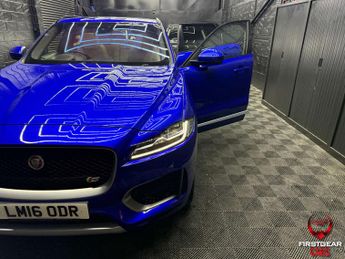 Jaguar F-PACE 3.0 D300 V6 First Edition SUV 5dr Diesel Auto AWD Euro 6 (s/s) (